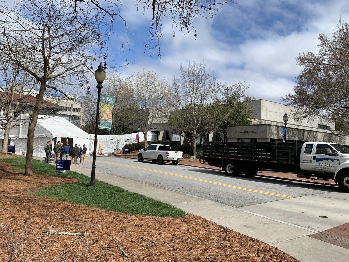 IsaiahPoritz's tweet photo. No official announcement of where exactly Biden will be speaking but tents are being set up by White Hall and Convocation Hall while buildings on the quad close down. https://t.co/YygdCeq7jr