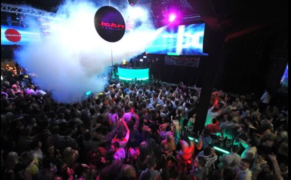 BBC Evening Extra (@bbcevex) on Twitter photo Tonight on <a href="/BBCevex/">BBC Evening Extra</a> - Lush at Kelly's in Portrush has announced that its closing down as a nightclub on the north coast. We speak to Radio 1 DJ's <a href="/dj_davepearce/">Dave Pearce</a> and <a href="/JP_Biz/">JPCampbellBiz</a> at 4:20. Then at 5:20 superstar DJ Seb Fontaine and Col Hamilton. Text us with your memories on 81771 Tonight on <a href="/BBCevex/">BBC Evening Extra</a> - Lush at Kelly's in Portrush has announced that its closing down as a nightclub on the north coast. We speak to Radio 1 DJ's <a href="/dj_davepearce/">Dave Pearce</a> and <a href="/JP_Biz/">JPCampbellBiz</a> at 4:20. Then at 5:20 superstar DJ Seb Fontaine and Col Hamilton. Text us with your memories on 81771