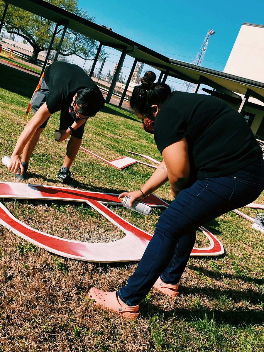 TBS_AY's tweet photo. 🤍💙Day 6: Generosity of Mind, Heart, and Hand🤍💙
The sisters were hard at work helping clean & organize the band hall as well as give our field signs a makeover 🤩
Much thanks to our helpers!
#TBΣ #AY #MLITB
#Celebrate75 #TBSigmaFoundersDay #4Gr8rBands #TBSigma75 #13DaysOfTBS https://t.co/i4MmR0eXIQ