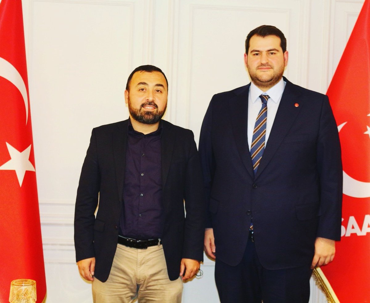 Yarın yapılacak olan İl Kongerimiz dolayısıyla uzun bir aradan sonra İstanbul İl Başkanımız Ömer Faruk Yazıcı Bey'le bir araya gelme fırsatımız oldu. Bu vesileyle yapılacak olan Kongrenin İstanbul'umuza ve bütün insanlarımıza hayırlar getirmesini Cenab-ı Hak'tan niyaz ediyorum.