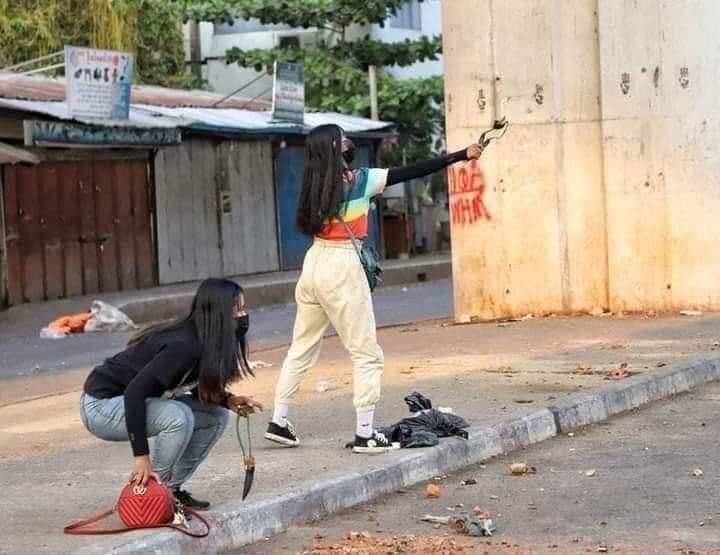Who says we have to give up because of unequal weapons? We are born for victory.

#WhatsHapppeningInMyanmar #RejectMyanmarMilitaryCoup #SpringRevolution