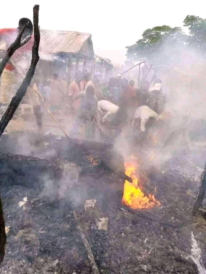 RealJafarsumar1's tweet photo. After fairing......
 the gangs was combustion the market of some village

In zamfara state https://t.co/fJoiBYerTH