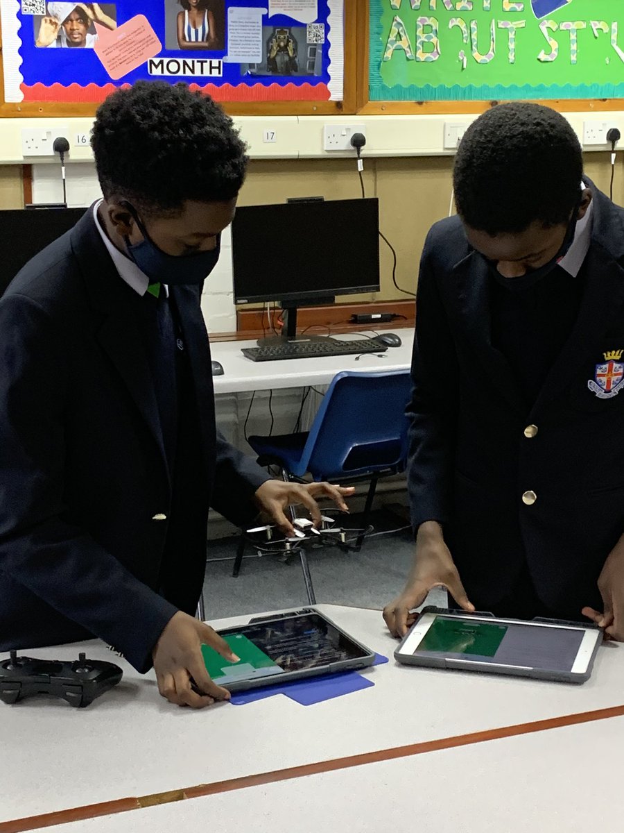RHS_CompSci's tweet image. @RHS_CompSci so great to see our Y8 coding club enjoying using the raspberry pi’s and coding the drone and mekamon robot @RHSSuffolk #welovecoding