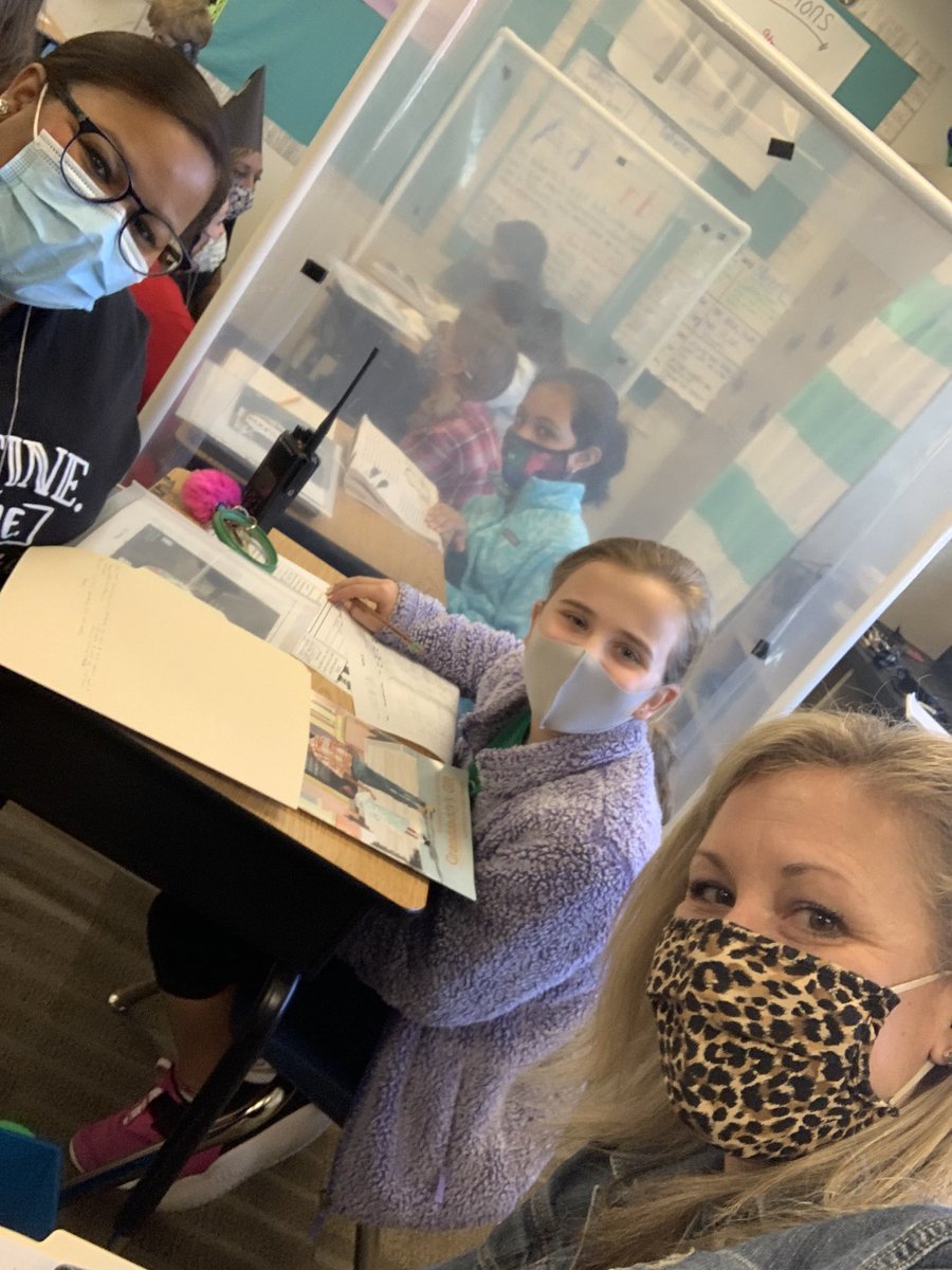 JenaSalomon's tweet photo. What a great learning opportunity for all, administrators included! Thank you @stansells1 and @SarahBird57 for our labsite PD this morning on reading conferences @LiscanoElem! #strongertogether #liscanoelem2020 #liscanoproud #lovewhereyouwork @ci_elem @WhitneySBriggs https://t.co/7d7An2CXy1