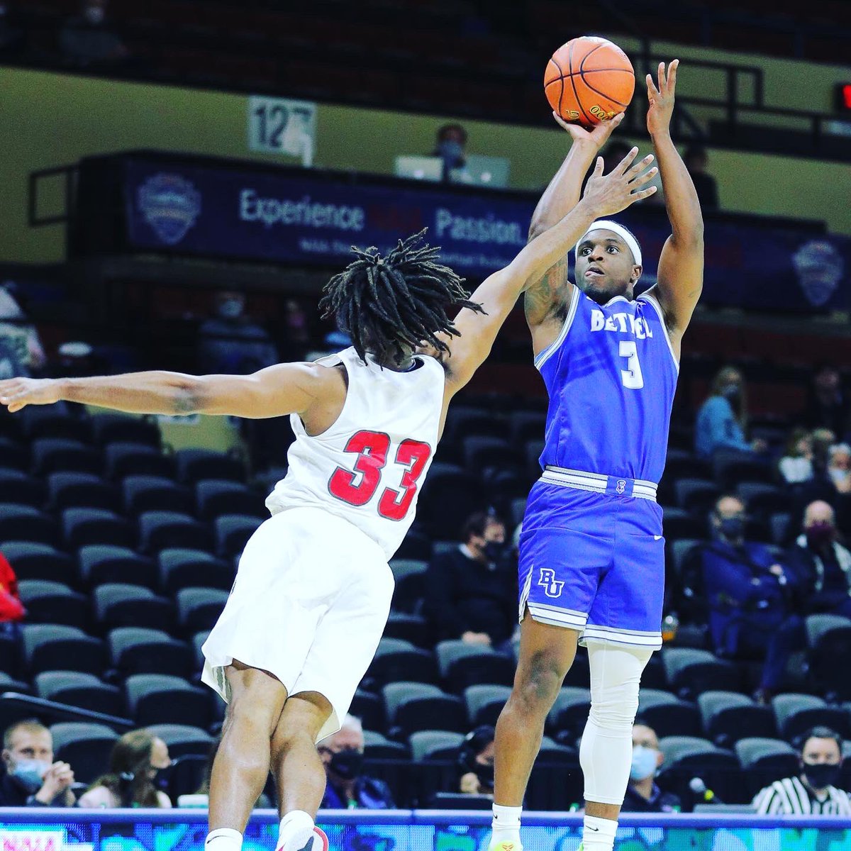 bupilotsmbb's tweet photo. Elite Eight Bound! 

#legacy https://t.co/SoW0iE6vSW