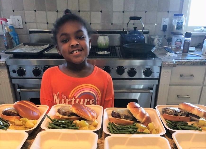 ProjectMMH's tweet image. “I want people to know they are not forgotten, and they are cared for and loved.” Nine-year-old prepares home-cooked meals for local foster youth buff.ly/3tBqdqM | #fostercare #community