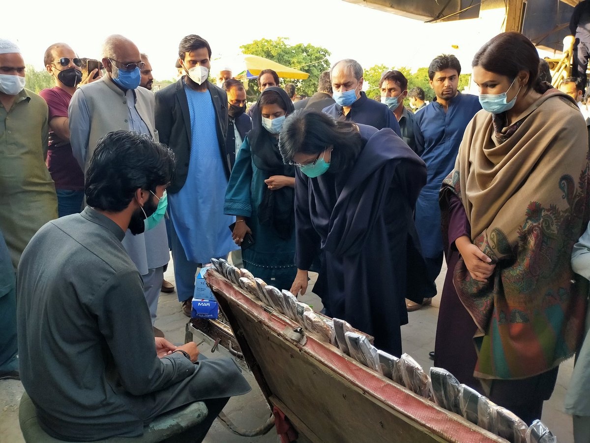 PIDEpk's tweet photo. Senator Dr. @SaniaNishtar visited G-11 markaz, Islamabad, in context of regularizing street vendors to be a productive part of Pakistan's Economy, project partners are @Ehsaas_Pk @PIDEpk #PASSD & @CDA_Islamabad, Dr. Sania was accompanied by @ShafaqHashmiPAS @Zia_Banday https://t.co/kN5XL38ag7