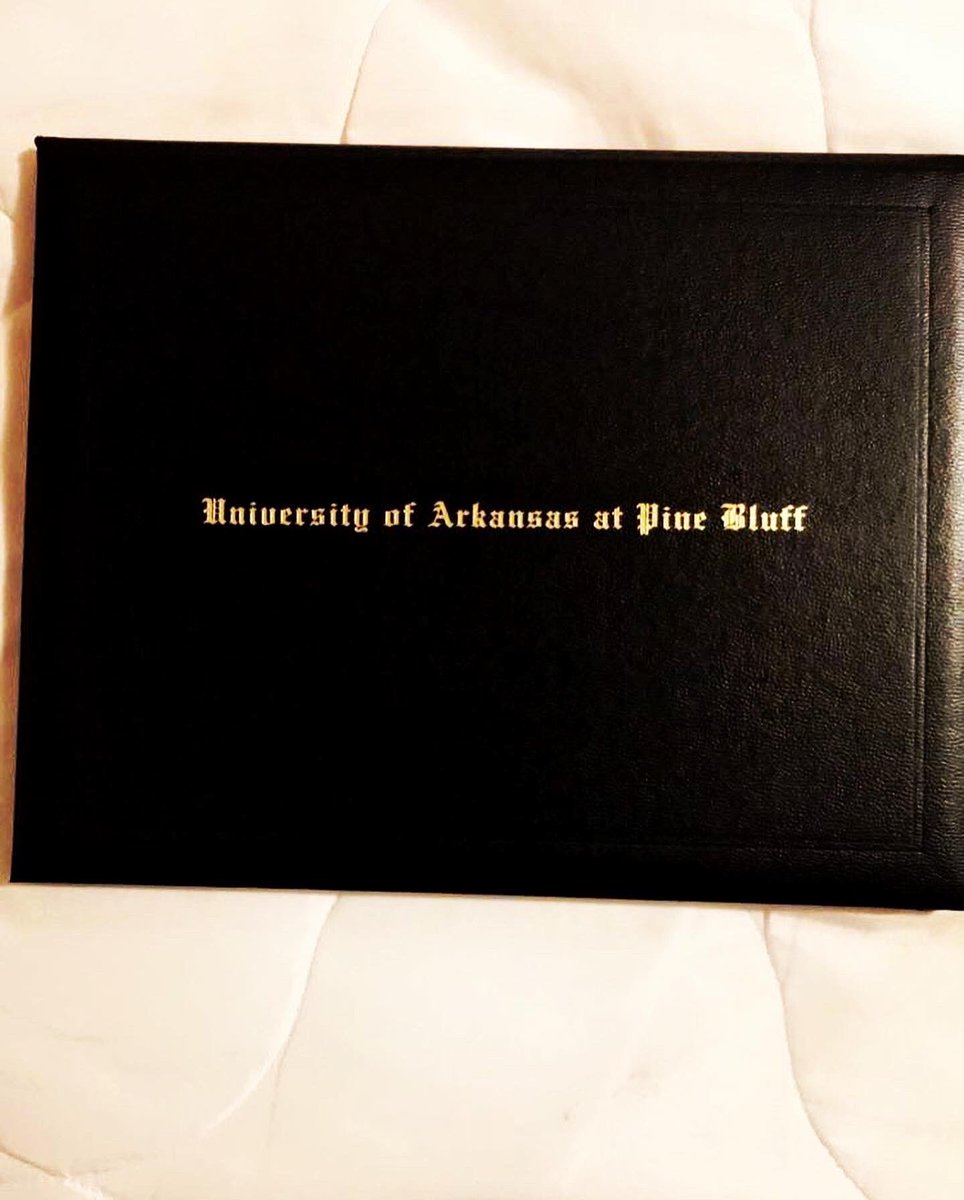 dlowright21's tweet photo. Bachelor Of Science 😎 💯. Thank God for allowing me to finish what I started. Also want to Thank Everyone that been there for me in Any Type Of Way. Gotta go hard for the Family‼️💯💯 Looking forward to many more accomplishments‼️ #UAPB #bachelordegree https://t.co/6YAB4b7jWU
