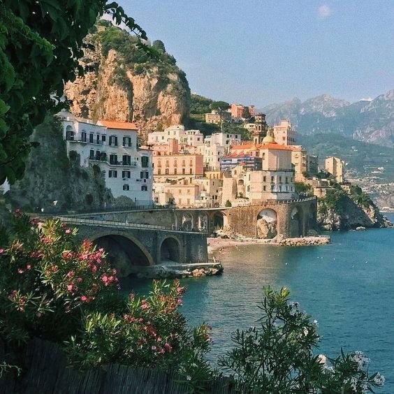 escritosrame's tweet photo. la bellísima Italia. https://t.co/bPWC3JRx42