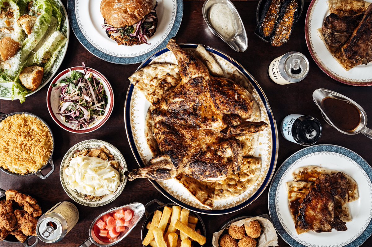 BlacklockChops's tweet photo. Good folk of Battersea &amp; Clapham, hot delivery launches tonight on @deliveroo! Meaty cuddles in the softest buns, thick-cut chops to enjoy a little travel &amp; lots &amp; lots of gravy, ready for instant dispatch to the comfort of your own home. Hopefully welcome news this Friday! ❤️ https://t.co/X78YmYQq0f