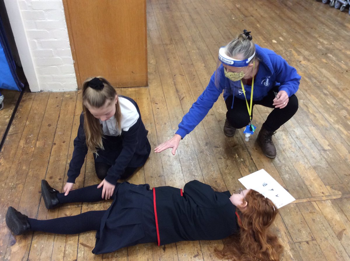 National_Y5's tweet image. Year 5 have been learning how to put each other in the recovery position and deal in a calm manner if faced with an emergency @National_Y5 @National_Junior