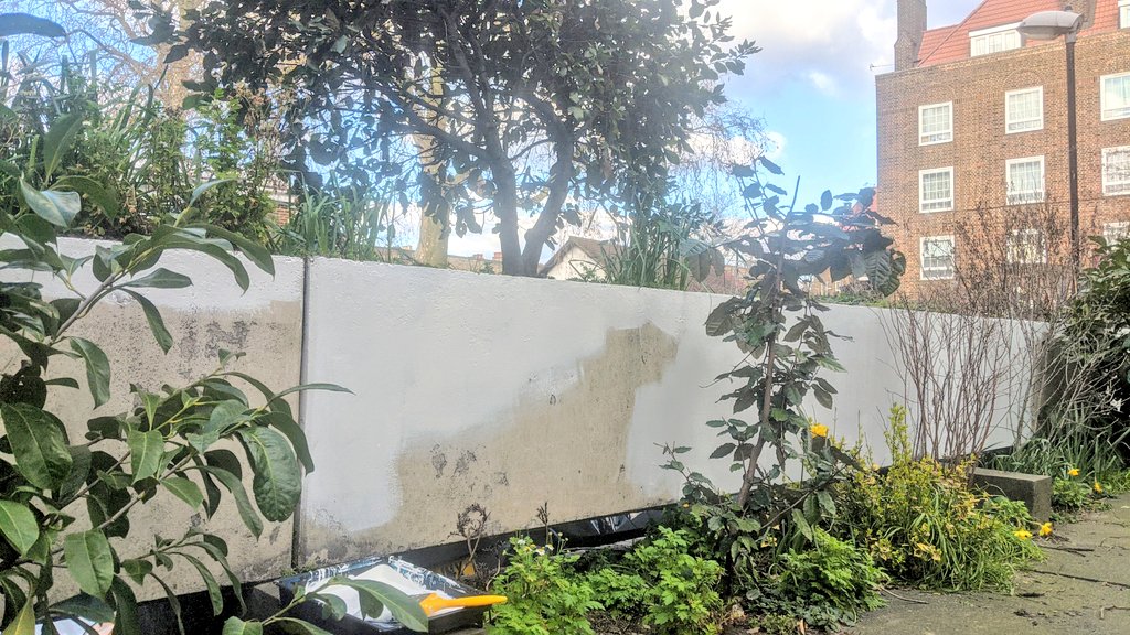 urbancanopyuk's tweet photo. Today we are giving the community garden at Gilesmead Estate in Camberwell a lick of paint ahead of a brand new programme of activities starting on the other side of lockdown! 🌻😁 https://t.co/H1W5BZMYCN