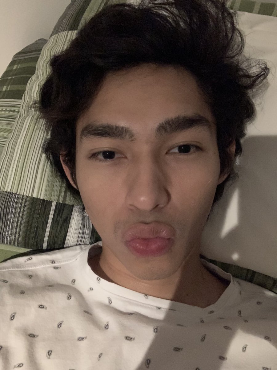 Fernanfloo's tweet photo. Buenos días GUAPOS!! https://t.co/xvnZ1cLFhL