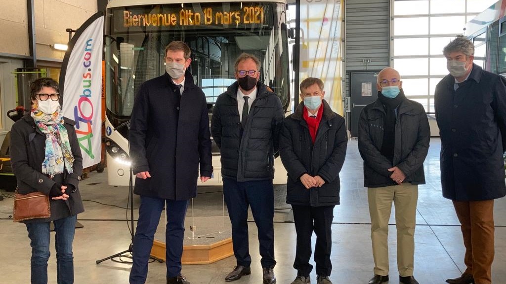 Joaquim_PUEYO's tweet photo. Aujourd’hui, nous avons inauguré le nouveau dépôt des bus Alto, équipement structurant pour la CUA et son réseau de transport urbain.
Ce site s’inscrit pleinement dans le respect de l’environnement et des économies d’énergie, en adéquation avec notre plan de territoire. https://t.co/RxP8iernQK