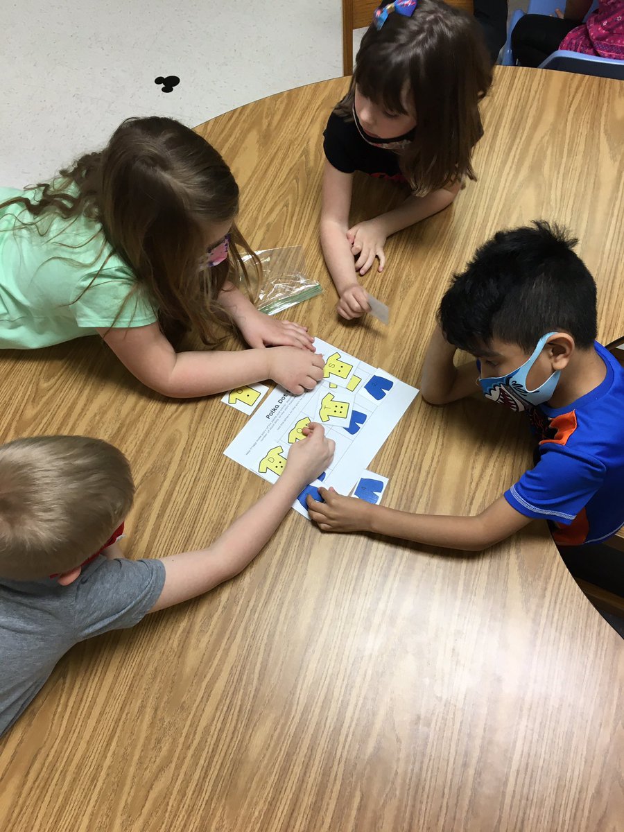 MVR3_InTech's tweet photo. The @TrumanTribe Kindergarten classes all helped Froggy #Breakout before time expired! #MVNation https://t.co/6IB9CfNwqw