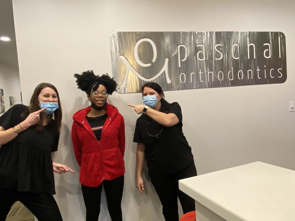 Meshia came in for an exam, and left with a smile full of #braces 🦷 We love offering "same-day starts" to our patients, so you don't have to get out of school or work for another appointment! It's part of the awesome #paschalexperience 🤩 #paschalfamily #paschalortho #invisalign