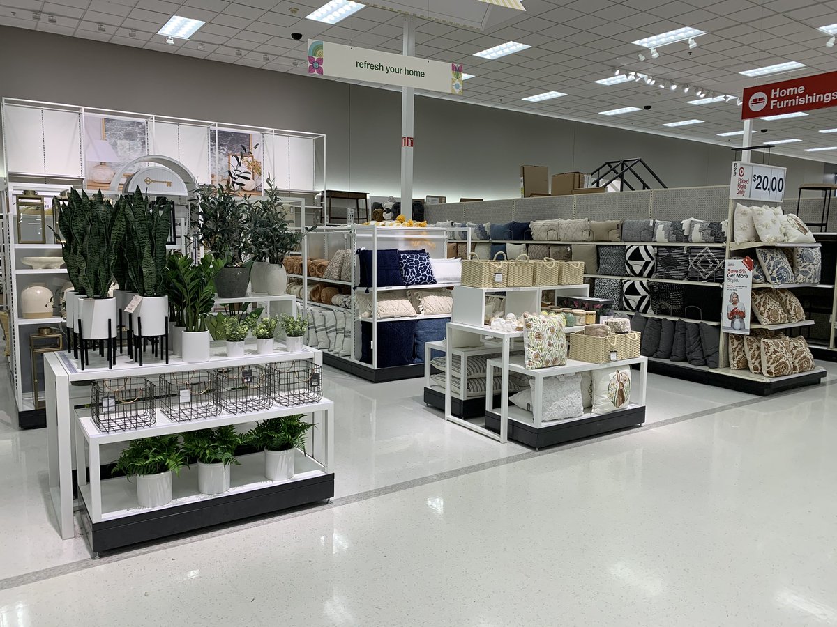 kurtdgriebel's tweet image. So jazzed this morning as I walked the store! Our DBOs and Experts really have this store dialed in for the upcoming weekend👍😀🎯☀️💯 @Le_Hulett @natelane39 @Samantha_TGT @KD_Kline @allieattarget @TargetTess @PaigeWatson_TGT @Alicia_Michel21 @RobSpringer