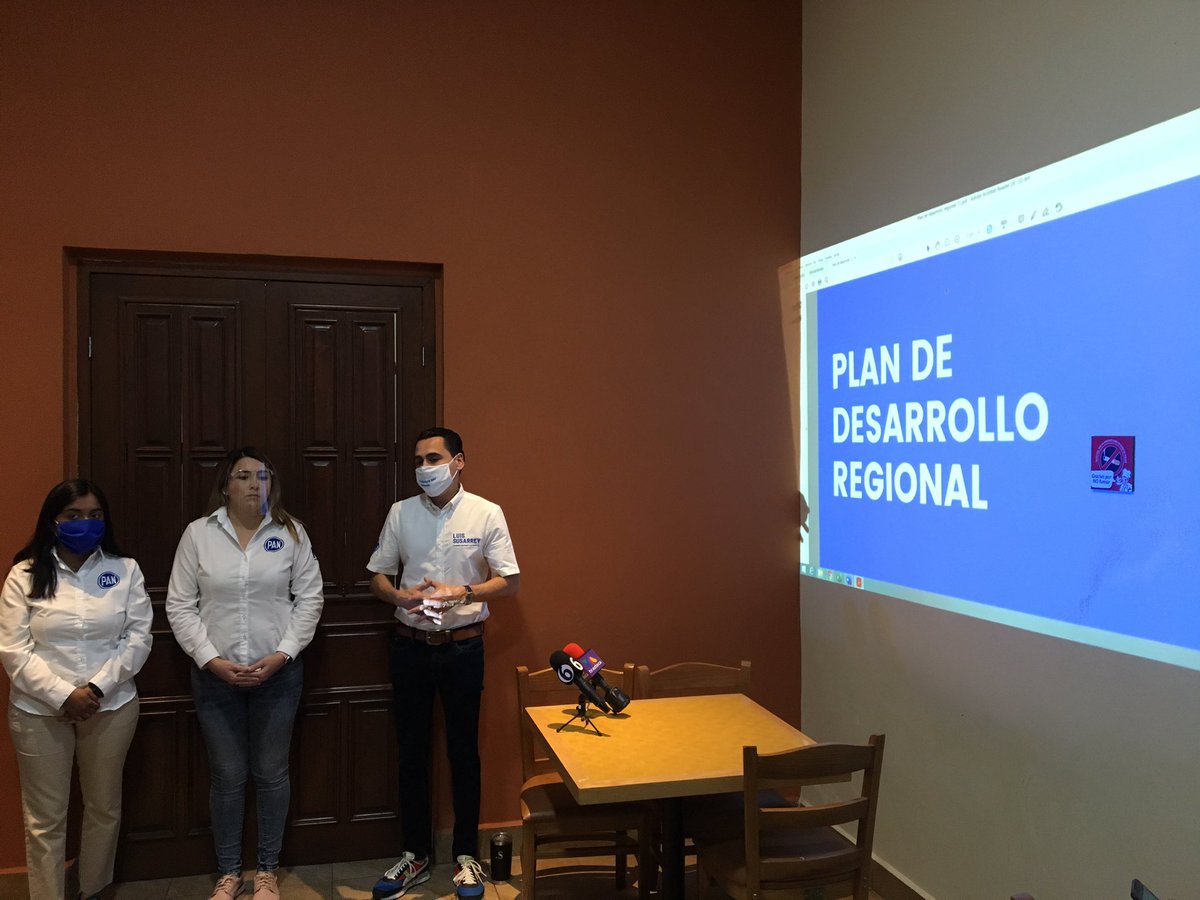 Candidatos a diputados locales <a href="/PANNLMX/">PAN Nuevo León</a> @CecydelapazNL <a href="/luissusarrey/">Luis Susarrey</a> <a href="/karenchavezmx/">Karen Chávez</a> 
Presentan Plan de Desarrollo Regional para Nuevo León.