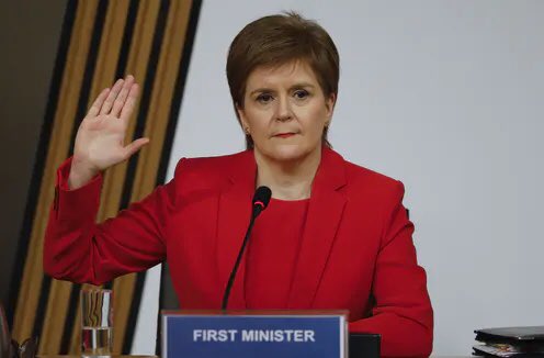 Fiona2L's tweet image. I thought for a second that Nicola Sturgeon was going to do that #HelpMeUrgently sign. Don’t think that’s going to help her...