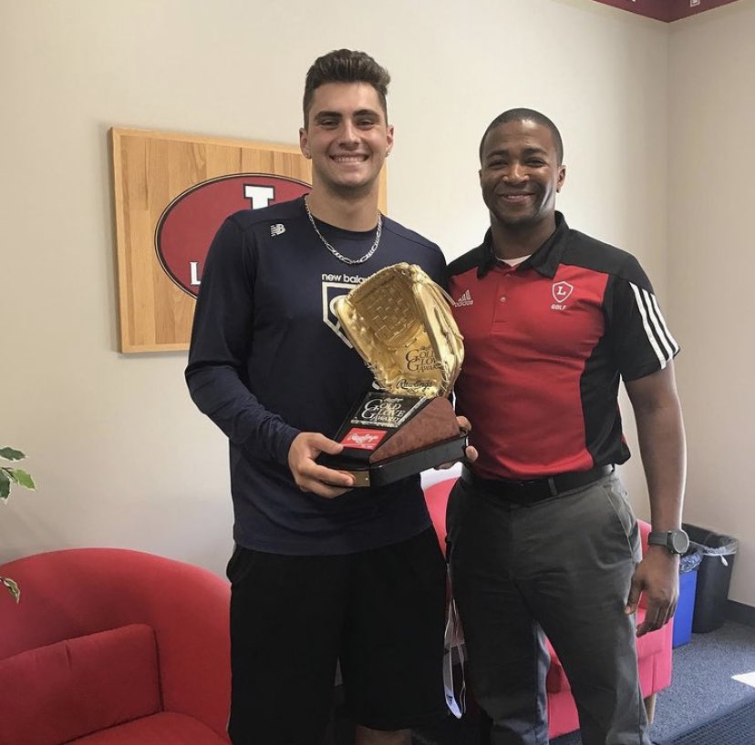 restrictedairs1's tweet image. Hold on now! You better add @GarretMitchell5 to that Gold Glove catch play group #R789 #RestrictedAirspace #RestrictedAirspaceBaseball #RestrictedAirspaceSoftball #24kGlove #EliteOutfieldPlay #LaunchAngleDefense