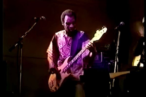 dannykellywords's tweet photo. RIP Paul Jackson. Bassist for Herbie Hancock, and the man without whom Head Hunters would certainly not have become the best-selling "jazz" album of the 70s. #funkyman https://t.co/miZaMwzzgO https://t.co/4ABKvepbGR