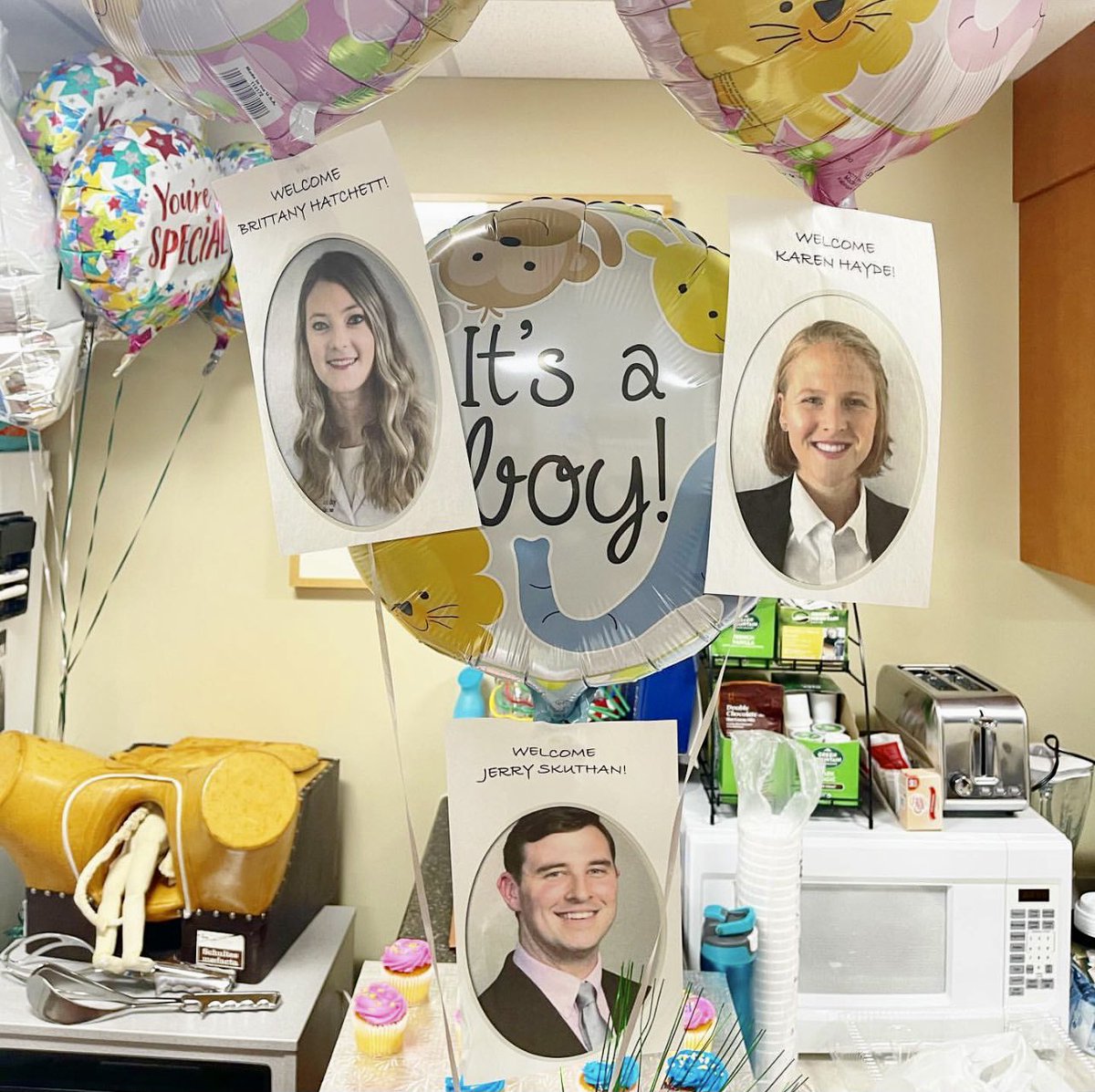 Riverside_obgyn's tweet photo. Today we had a intern reveal to see who our new interns will be. Congratulations to our new baby interns! We can’t wait for you to join our team 💕 #newinterns #matchday2021 #obgynresidency #internreveal #obresidencyfamily #acog https://t.co/GYttAVOtVd