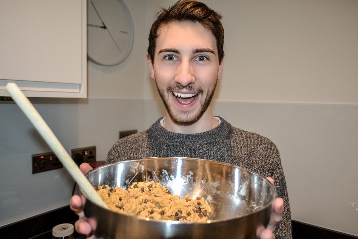 LeeRy30's tweet photo. Serving baked goods realness ππΌββοΈ #GetTheseCookies πͺ
Insta saw them first https://t.co/fm3aG7qSCT https://t.co/oXLZVMaoUj