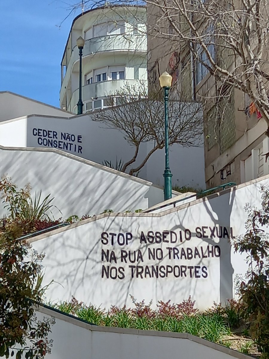 bfacada's tweet image. no meu bairro.