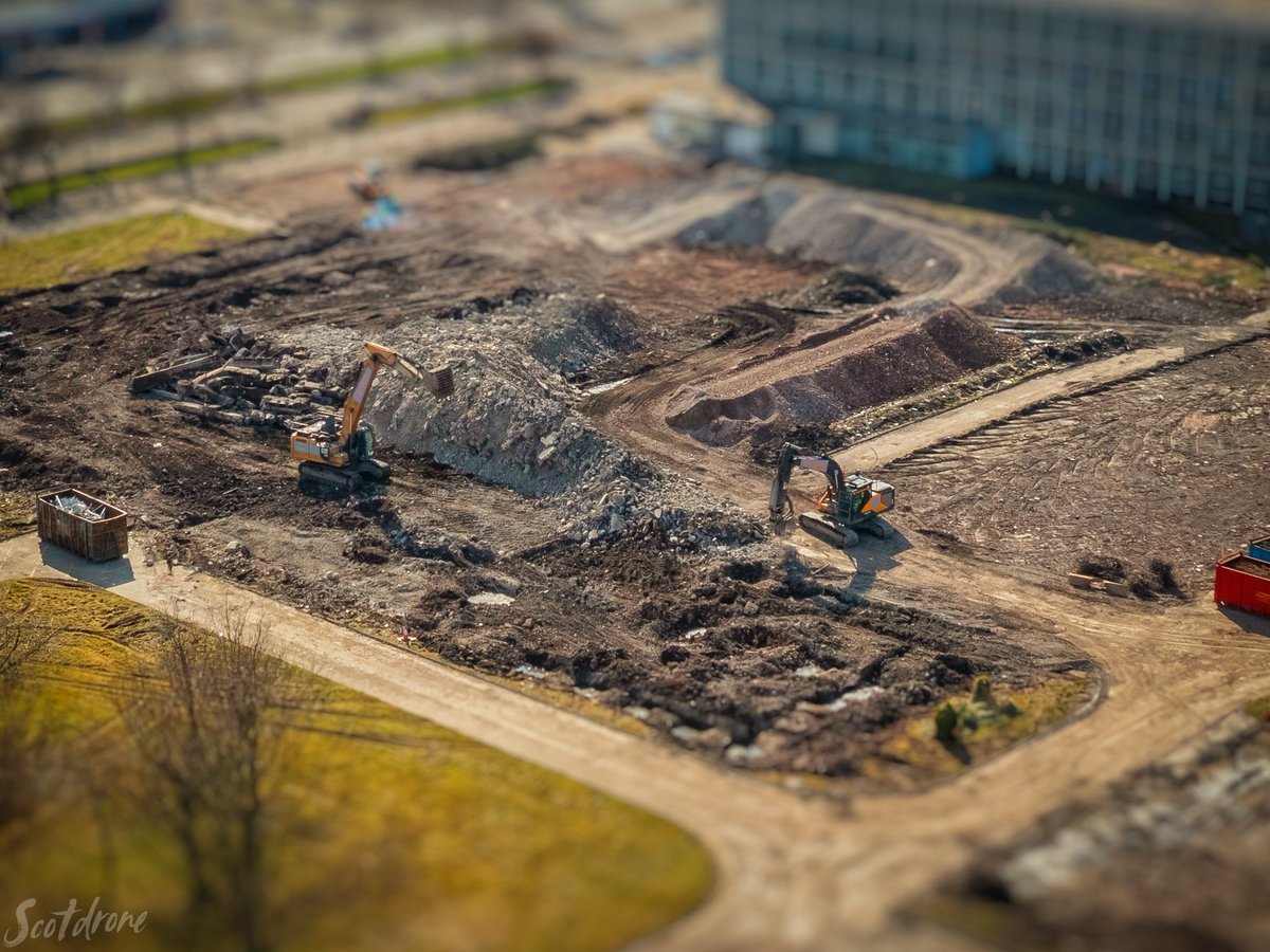 A little toy town style still shot from the work at the site of the old Forth Valley College in Falkirk 😁
#tiltshift #falkirk #forthvalley #forthvalleycollege #college #drone #demolition #construction #djimavic2pro #caapfco