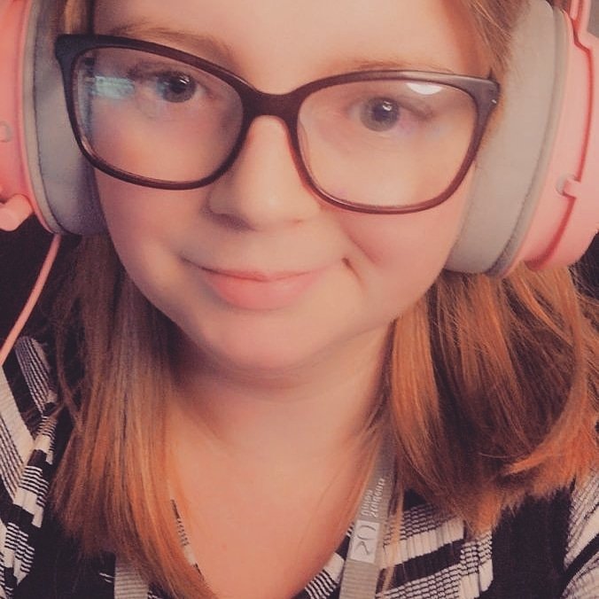 A selfie sorta day 😊💜
#twitchaffiliate #girlstreamers #girlstreamer #femaletwitchstreamer #twitchstreamer #twitchgamer #twitchcommunity #smallstreamer #SmallStreamerCommunity #SmallStreamersConnect 💚💙💜