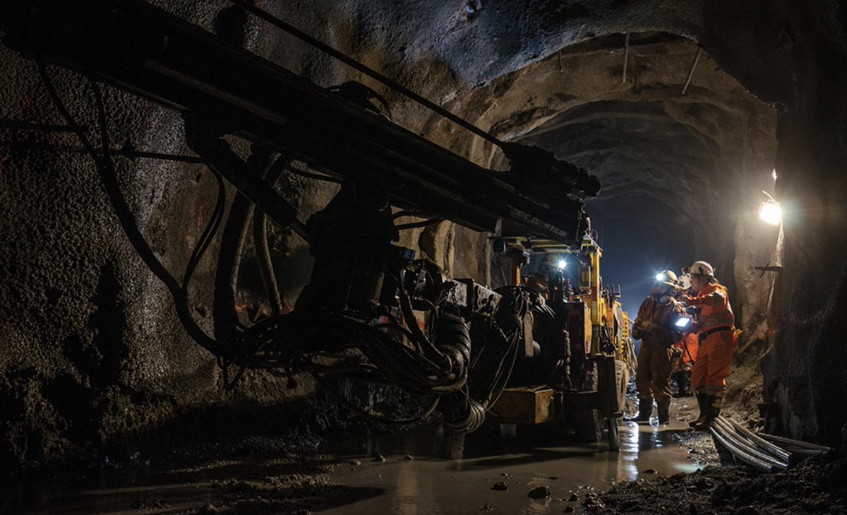 RajantCorp's tweet photo. #Mining - Relying on fiber to achieve reliable underground communications? Are you hitting connectivity roadblocks due to active drives with trucks accidentally ripping fiber sections? Is this creating operational nightmares? Enter @RajantCorp. #blogpost  https://t.co/ssp8e8WfCd https://t.co/zUMhnAShWW