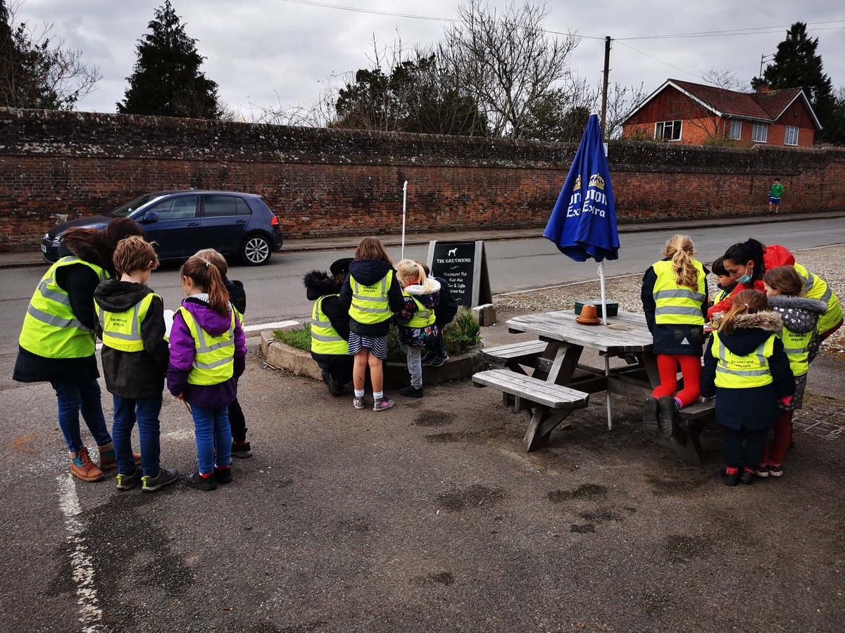 Whitchurch1's tweet image. Hazel Class had great fun counting things that went past them this afternoon. What's the strangest thing you've seen in the village?
#LetsCount #Census2021   #wpsmaths @Census2021