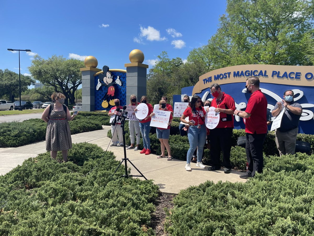 CPutman_WFTV's tweet photo. Members of @UNITEHERE_CFL are calling on @GovRonDeSantis to allow them to get the #COVID19 vaccine. They say @WaltDisneyWorld is being safe, but if hospitality is essential to Florida’s economy then workers should be essential. @WFTV https://t.co/cr8bV1WE2W