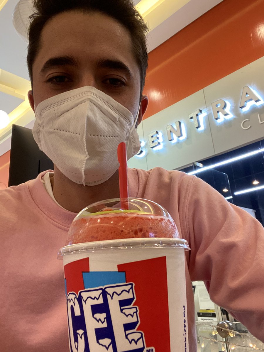 Qué plan para el fin, nada como valer queso en el centro de Cuajimalpa sacando la INE para elegir al siguiente anciano senil !!