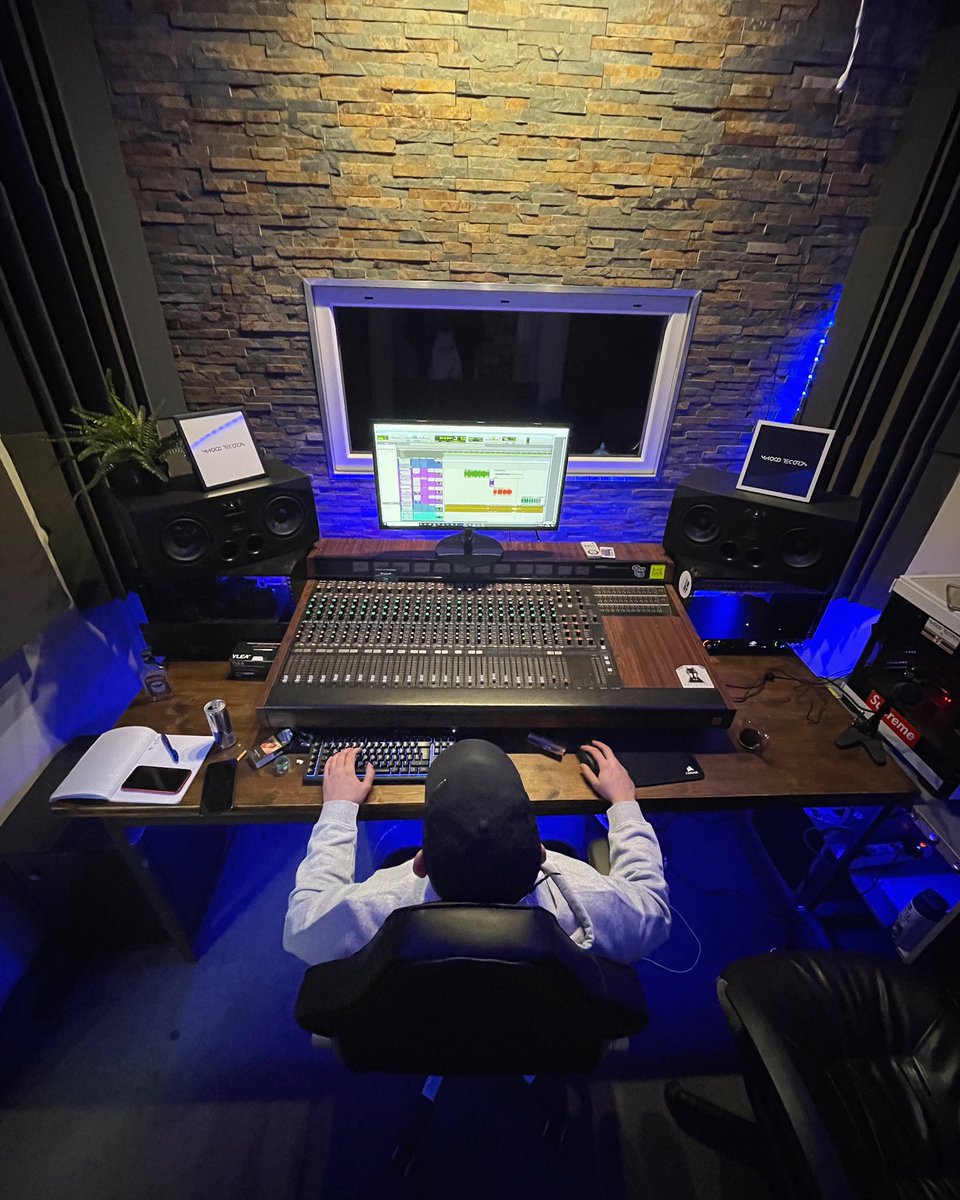 stems134's tweet photo. DM si tu veux une session mix 🏴‍☠️
S/o @MhoodRecords https://t.co/yf4QNYVj28