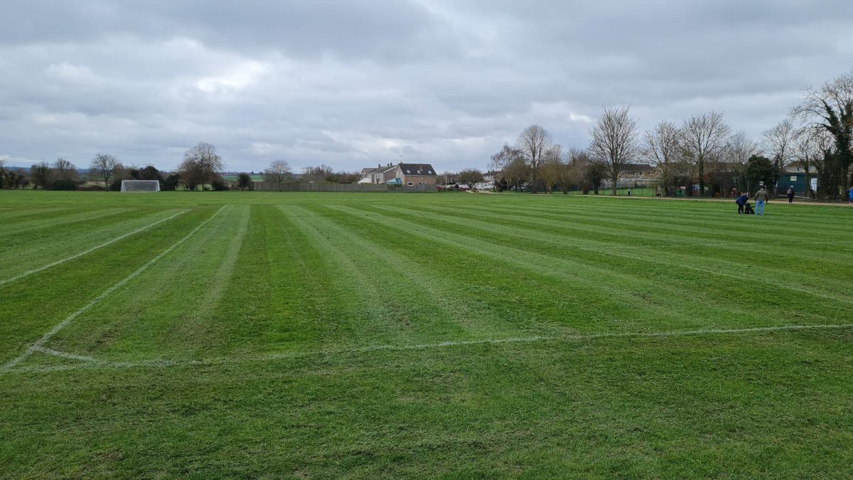 1TouchFootball_'s tweet image. CLUB | 🏟

Our club Pitches looking fresh today ahead of the restart in the @PDJALUK