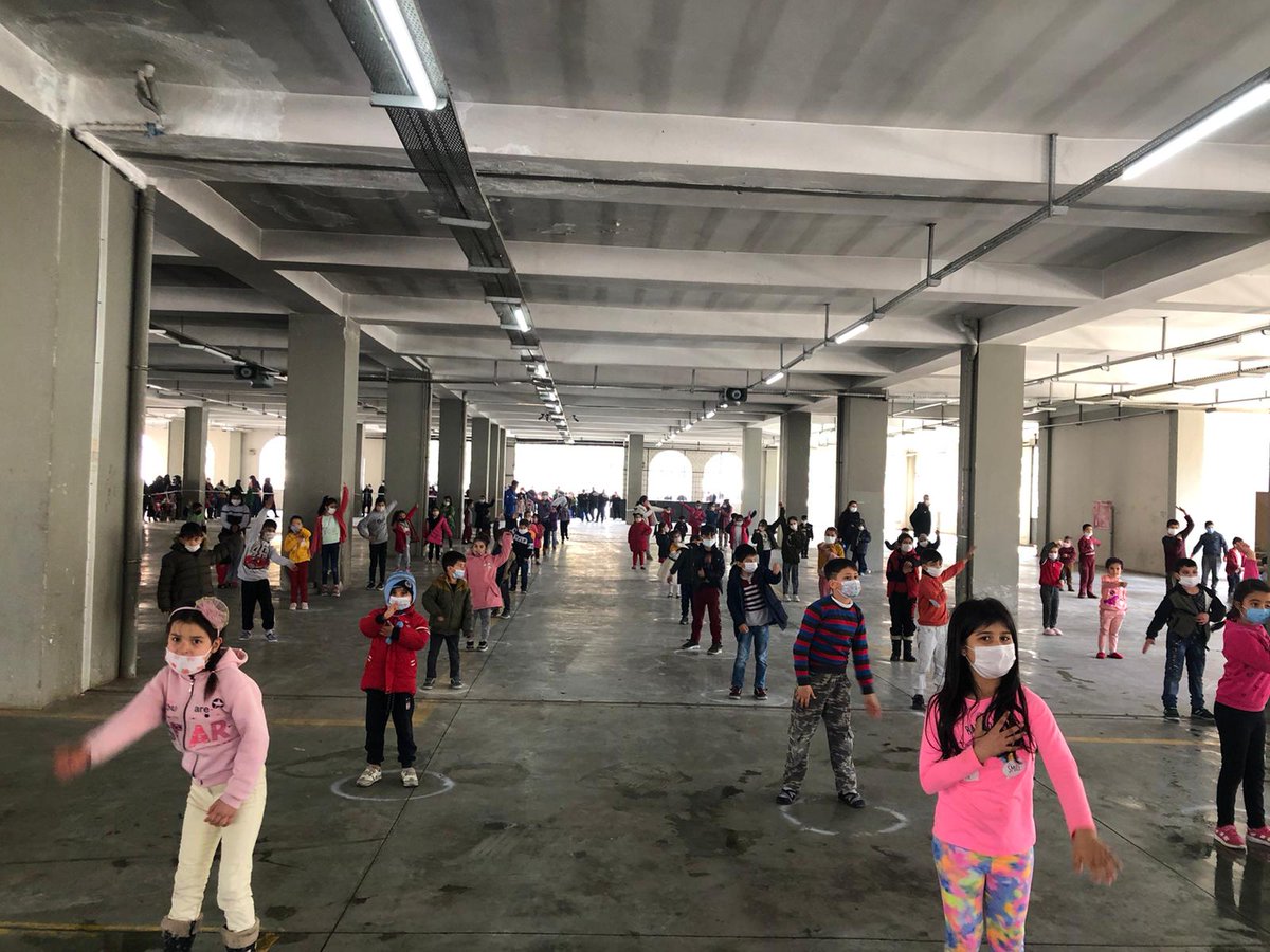 sahinbeybel's tweet photo. Çocuklarımızla spor yapmaya, eğlenmeye devam ediyoruz.. 

Şahincan, her hafta farklı bir bölgede birbirinden farklı, temassız oyunlarıyla çocuklarla buluşuyor.. 

Bu hafta yine spor yapıp, eğlendiler.. 

📍Perilikaya Semt Pazarı https://t.co/LPoPV50hNj