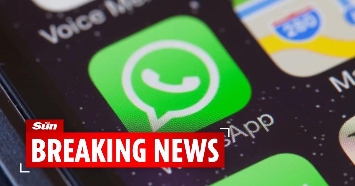 TheSun's tweet photo. WhatsApp, Instagram and Facebook down https://t.co/h5kJoiDqGC https://t.co/dEHyMfJlc6