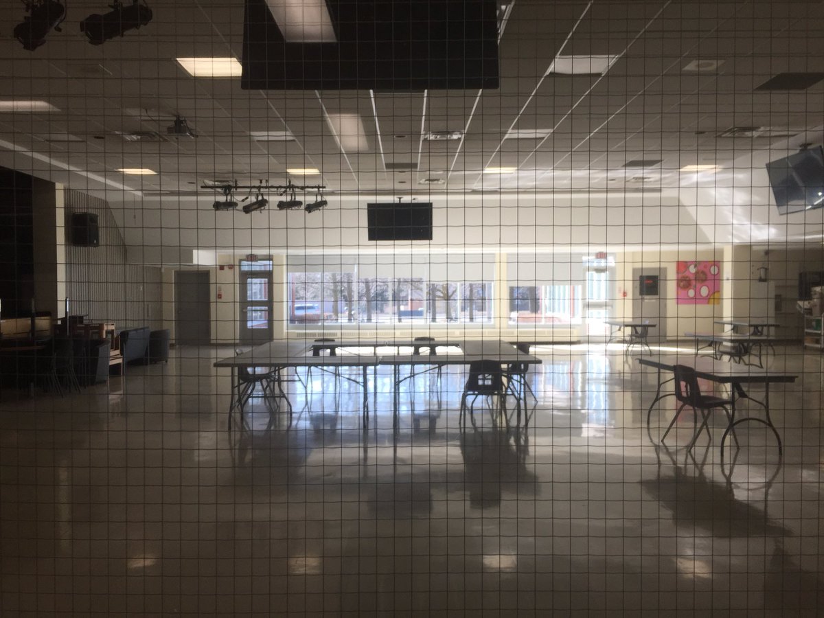 schoo lookin like a liminal spac