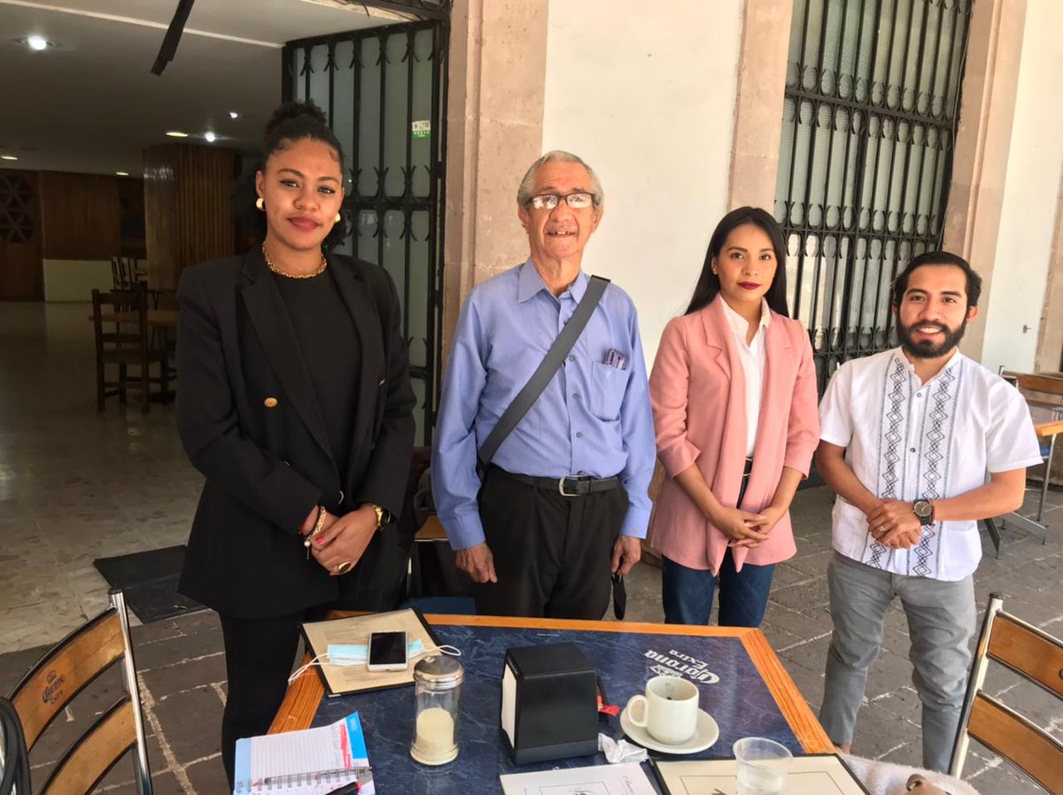 MichoacanaCon's tweet photo. Seguimos construyendo fraternidad entre México y Cuba. Nos reunimos con Arturo Tonatiuh Pérez, quien fuera fundador y Presidente del Instituto José Martí de Morelia. @_mmsc @DiazCanelB @AntonioGC_PRD @EmbaCuMex @AlinePrezNeri @embajada_cuba @pnunezmosquera  @siempreconcuba https://t.co/nzYYBUfEE6
