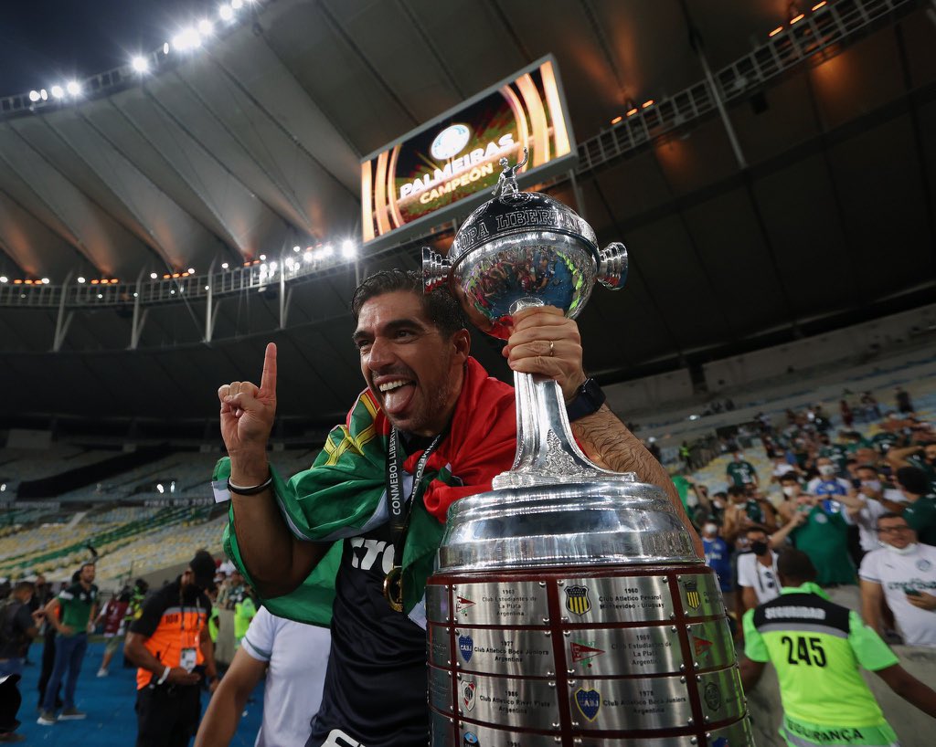 Palmeiras's tweet photo. Depois de mandar essa foto pelo WhatsApp e postá-la no Instagram, ambas as plataformas não suportaram o peso da mesma. Pedimos desculpas pelo inconveniente ⚠️

#AvantiPalestra https://t.co/87MQh3UqkV