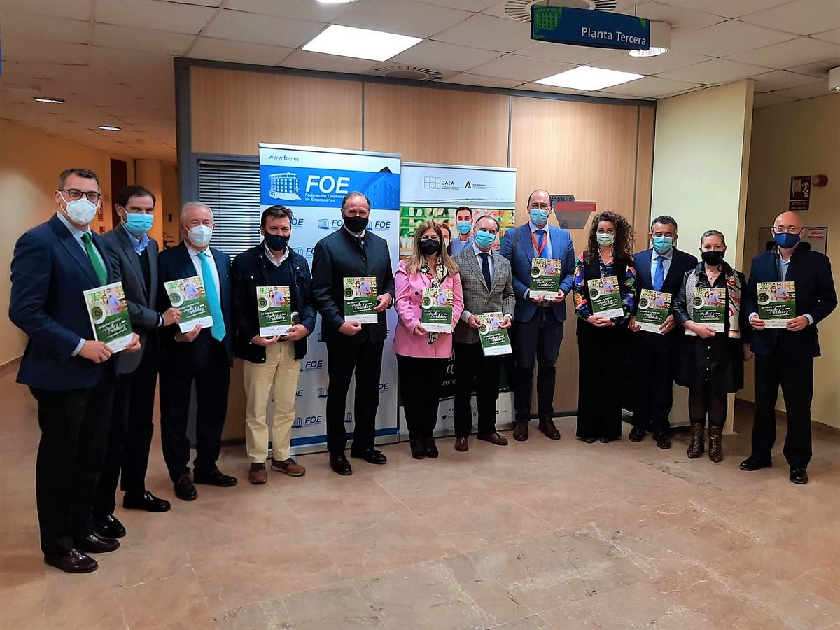 SomosCAEA's tweet photo. Presentación en #Huelva de la campaña "Del súper a tu mesa con orgullo andaluz", impulsada por 
@SomosCAEA en colaboración con @EconomiaAnd @comercioAND @HuelvaJunta @LANDALUZ_Asoc @foehuelva Muchas gracias a todos por el apoyo a la campaña¡¡¡ https://t.co/ZBYaF4ktZC