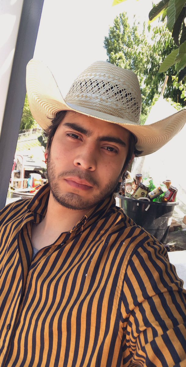 cwboy333's tweet photo. Hats on Friday, retweet if you would ride this cowboy. #cowboy #hat #gay #RETWEET #followme https://t.co/rzq6nQV5BE