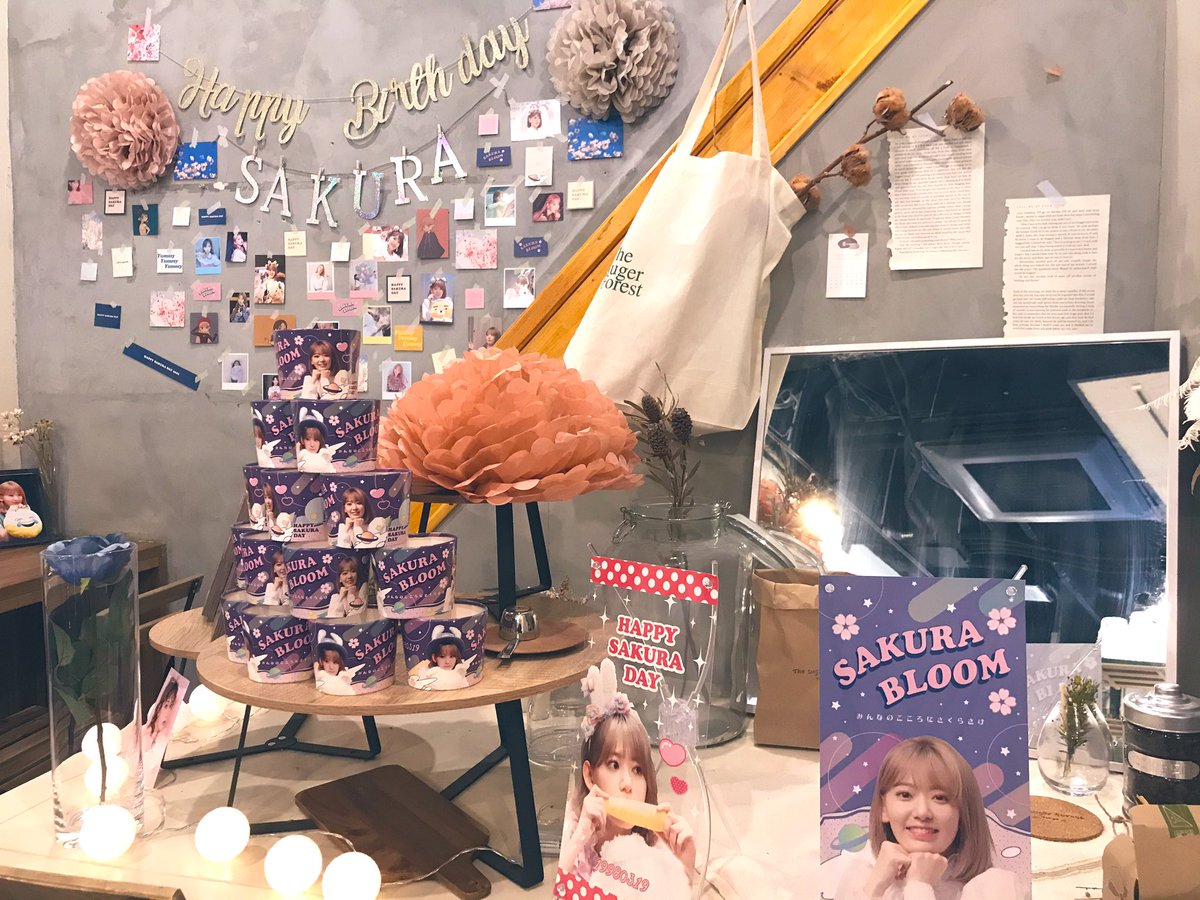 maponchaeyeon's tweet photo. 咲良センイルカフェ✨
マカロンはもう売り切れちゃってたけど雰囲気最高でした、
トレカ見えてないけどめちゃくちゃ可愛かった🥺センス🥺✨

素敵な企画をありがとうございました💕
THE SUGAR FOREST 高円寺
@bloom0319 
#SAKURA_BLOOM_DAY
#HAPPY_SAKURA_DAY
#宮脇咲良 #미야와키사쿠라　#sakumail https://t.co/JEURXmHZEz