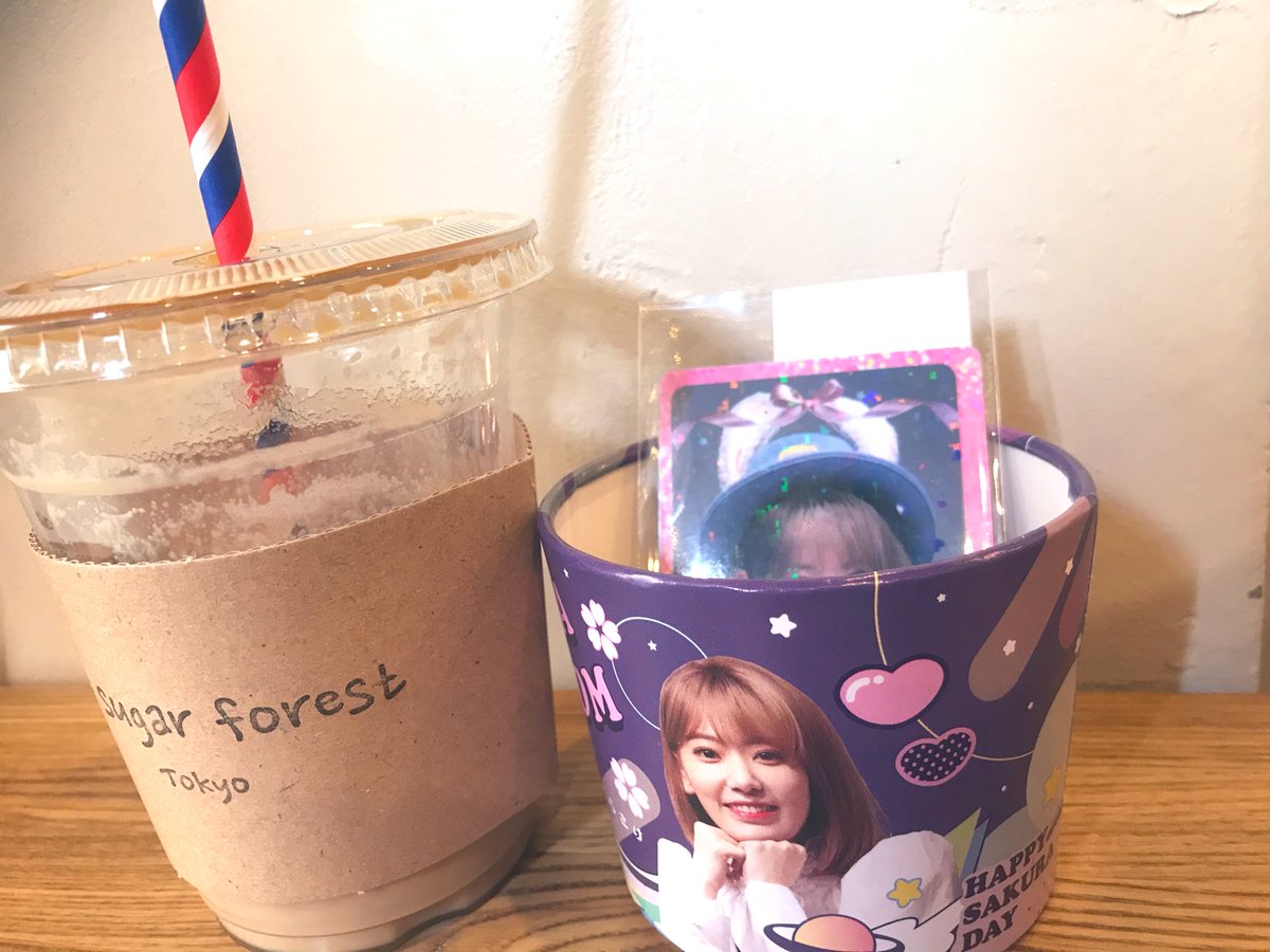 maponchaeyeon's tweet photo. 咲良センイルカフェ✨
マカロンはもう売り切れちゃってたけど雰囲気最高でした、
トレカ見えてないけどめちゃくちゃ可愛かった🥺センス🥺✨

素敵な企画をありがとうございました💕
THE SUGAR FOREST 高円寺
@bloom0319 
#SAKURA_BLOOM_DAY
#HAPPY_SAKURA_DAY
#宮脇咲良 #미야와키사쿠라　#sakumail https://t.co/JEURXmHZEz