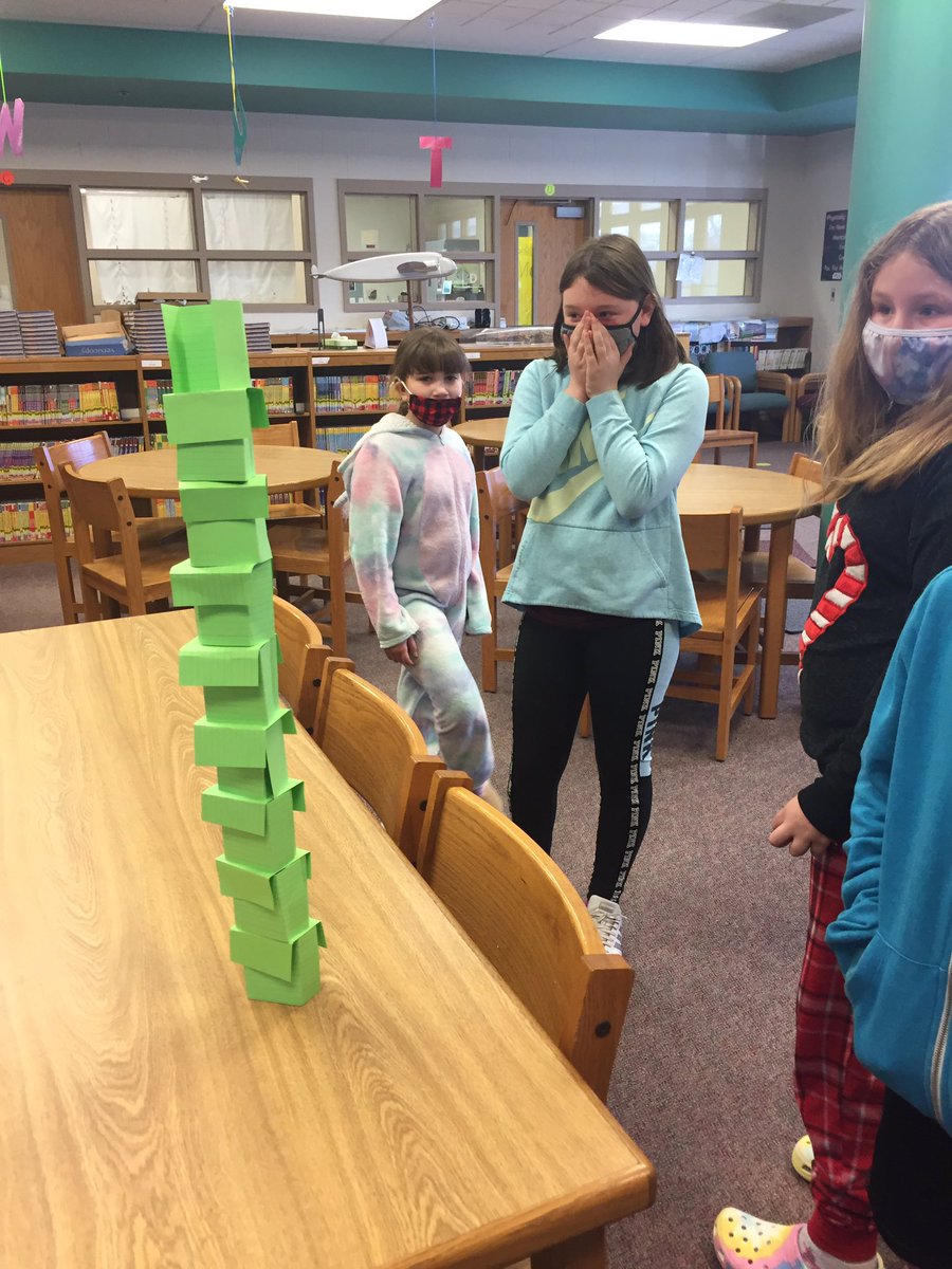 CKentzler's tweet photo. There was a tie for the tallest note card tower. Both teams used a different strategy!!!
#weare409
#notyouraverageaviator https://t.co/uZXMqjp0ve