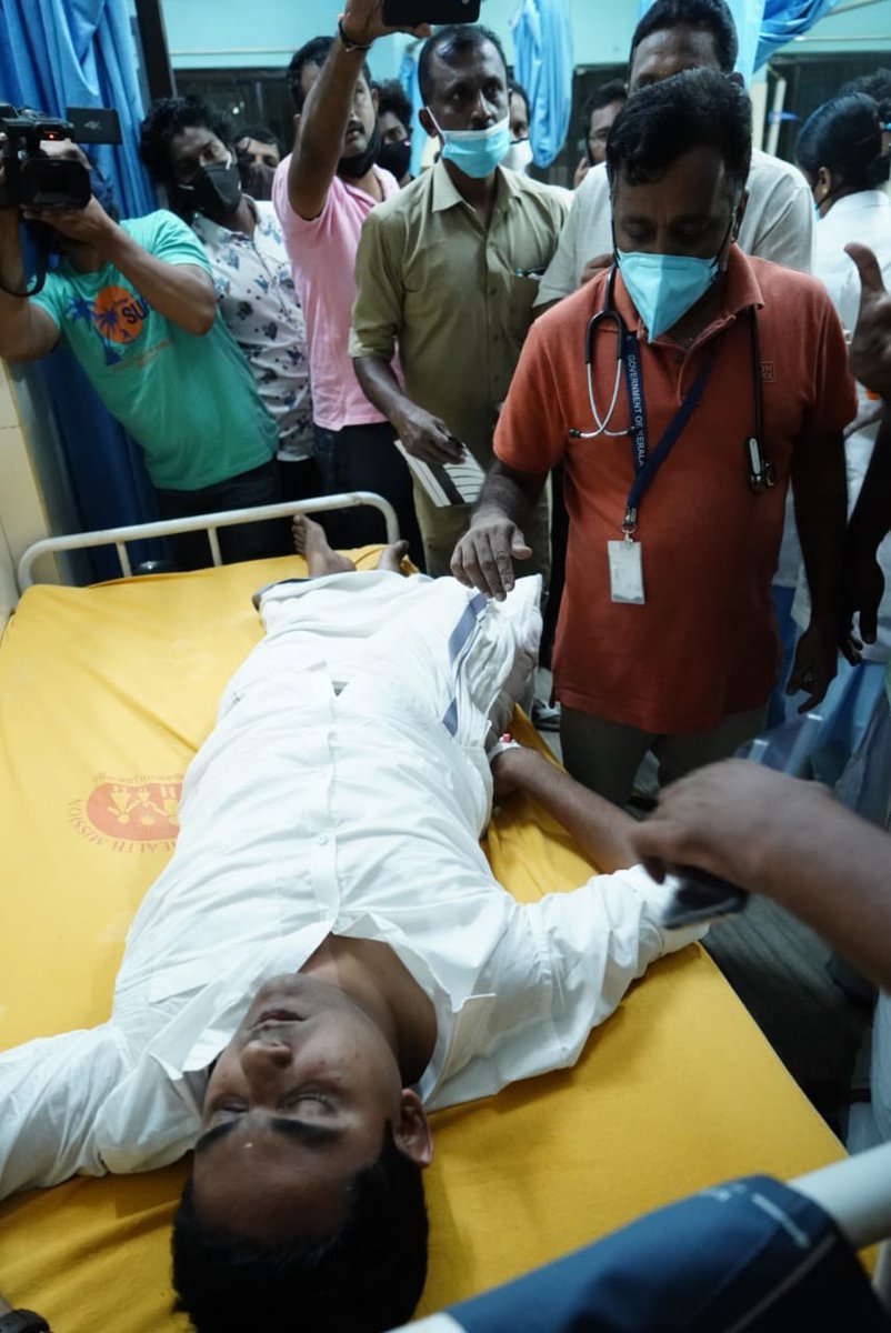 INeetuDabas's tweet photo. This is ridiculous
#CommunistGoons attacked @AnoopKaippalli jI, Candidate for MLA in Kerala.. praying for your speedy recovery 🙏
बस यही औकात हैं इनकी। https://t.co/7WKVvABSJs