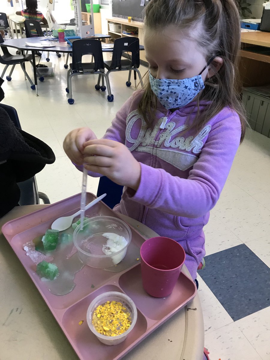 JenniferBachhub's tweet photo. Fun Friday messy science. Using most our senses and watching solids turn back to liquids. ⁦@MmeFerguson⁩ ⁦@FJMcDonaldOCSB⁩ https://t.co/sMhHJAQDt9