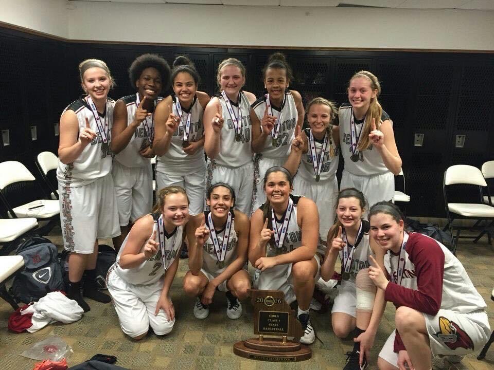 trussell42's tweet photo. Greatest defensive team in MO girls HS basketball! Happy 5 year anniversary ⁦@BENTONLADYCARDS⁩ https://t.co/41hoBGHWls