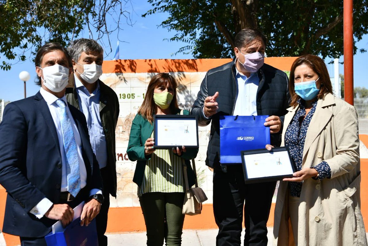 🤝 El director de Correo Argentino <a href="/ManinoIriart/">Rodolfo Manino Iriart</a> junto al director general Camilo Baldini, mantuvieron un encuentro con <a href="/ArabelaCarreras/">Arabela Carreras</a>, gobernadora de Río Negro.

👉Enmarcado en el 116° Aniversario de Maquinchao, se avanza en acuerdos con la intendenta Silvina Frías.